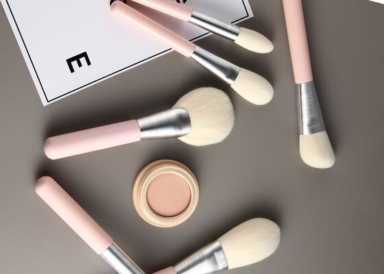 Pincel de Leque de Luxo Vonira Beauty com Cabelo Sintético Taklon Vegano Cruelty Free e Cabo de Madeira de Bétula Reciclável - Pincel Artesanal para Pó Bronzeador