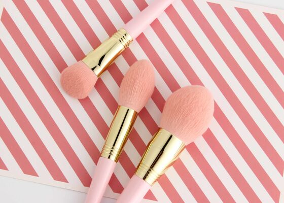 Fundação Vonira Beauty Angled Buffer Escova com Vegan Cruelty Free Taklon Cabelo sintético e alça de madeira de bétula reciclável