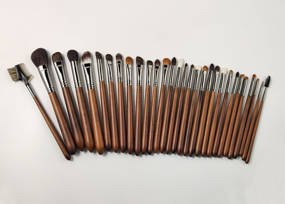 Escova Handcrafted de alta qualidade da sombra do cabelo do esquilo de Vonira com virola de bronze