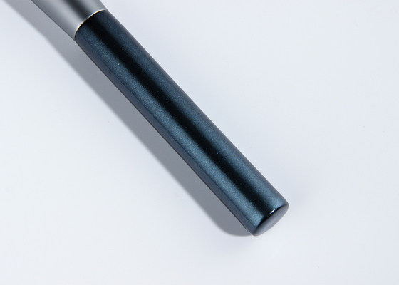 Escova de pó de Kabuki em forma quadrada e feita à mão com alça de alumínio para maquiagem perfeita